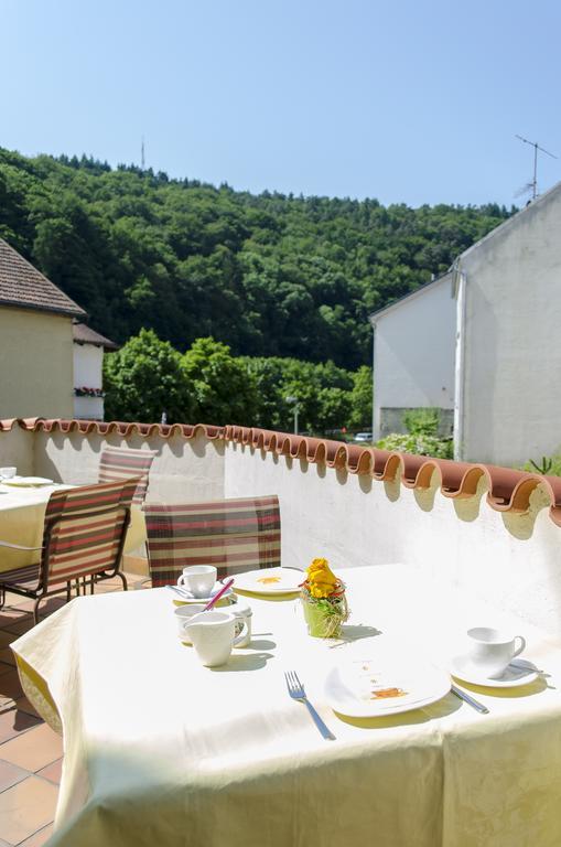 Hotel Haus Schons Mettlach Exterior photo