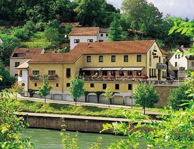 Hotel Haus Schons Mettlach Exterior photo